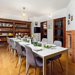 Cozy House Close To Center Nočitev z zajtrkom 4*