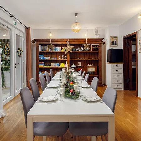 Cozy House Close To Center 4*