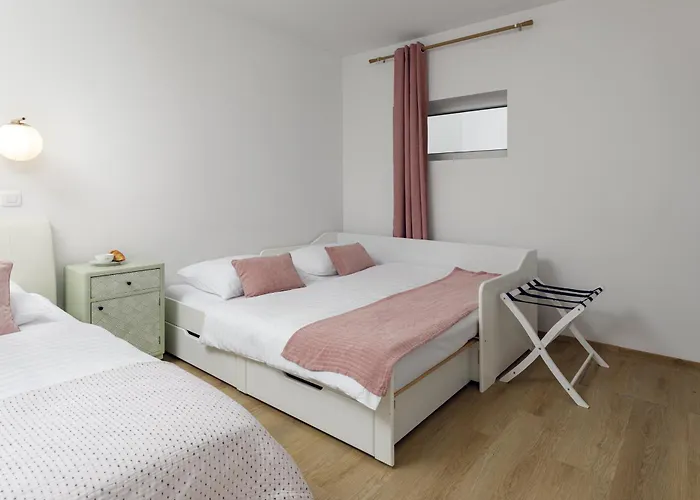 לינה וארוחת בוקר Cozy House Close To Center 4*