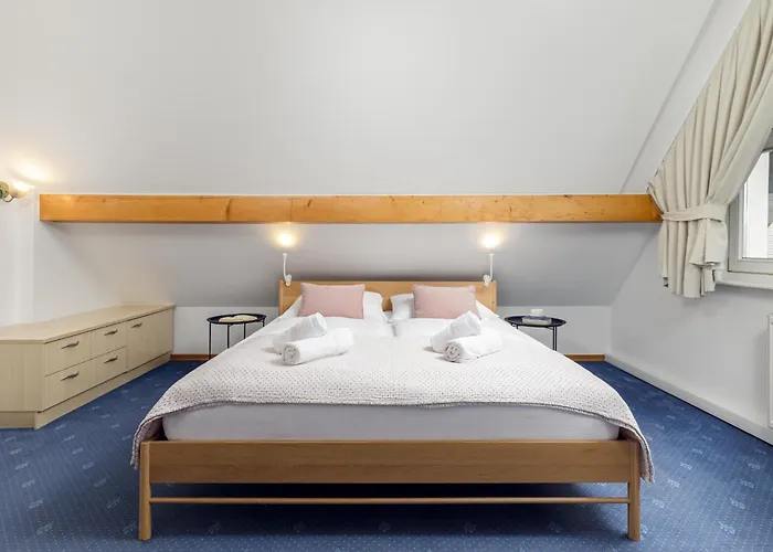 לינה וארוחת בוקר Cozy House Close To Center לובליאנה