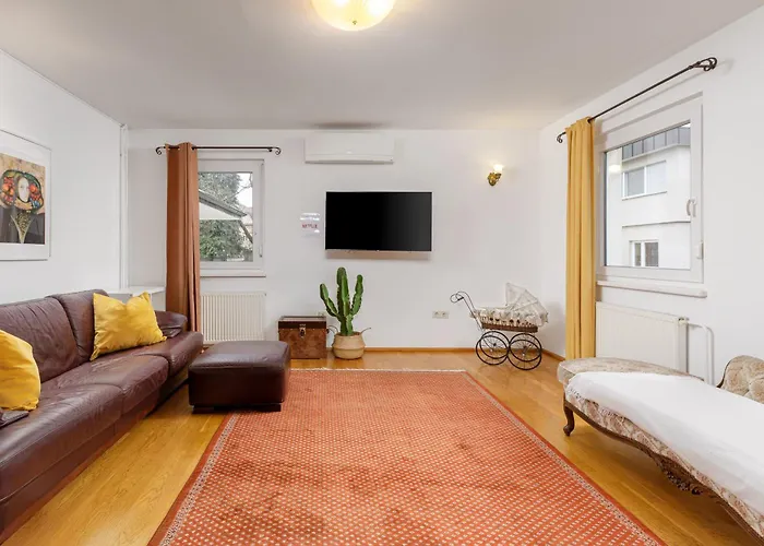 לינה וארוחת בוקר Cozy House Close To Center 4*