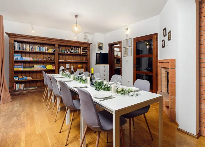 Cozy House Close To Center לינה וארוחת בוקר 4*