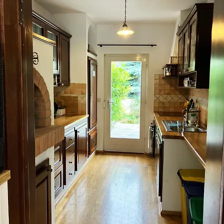 Bed & Breakfast Cozy House Close To Center 4*